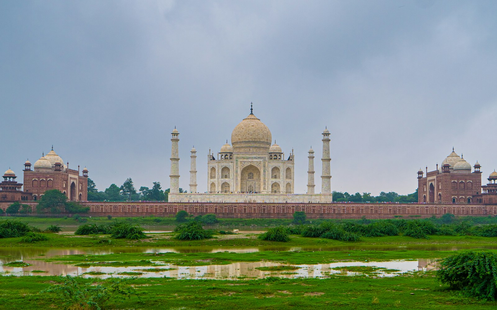 The Taj Mahal and its gardens beside the Yamuna River in Agra, India